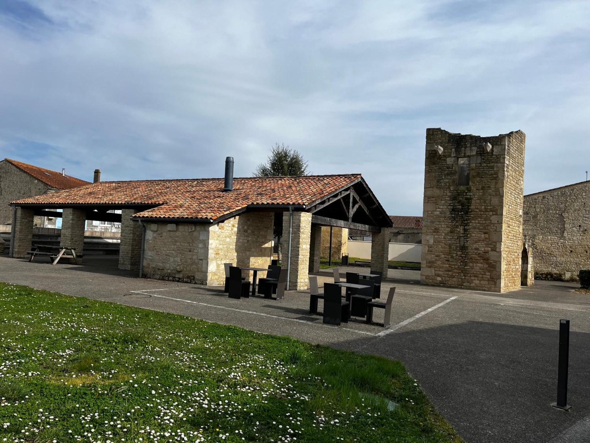 La Maison Du Bonheur Le Gué-de-Velluire Esterno foto